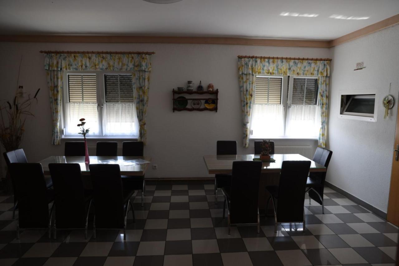 Gaestehaus Und Weinbau Zur Wiederkehr Strudler Podersdorf am See Εξωτερικό φωτογραφία