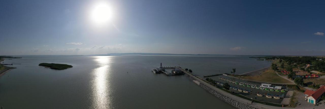 Gaestehaus Und Weinbau Zur Wiederkehr Strudler Podersdorf am See Εξωτερικό φωτογραφία