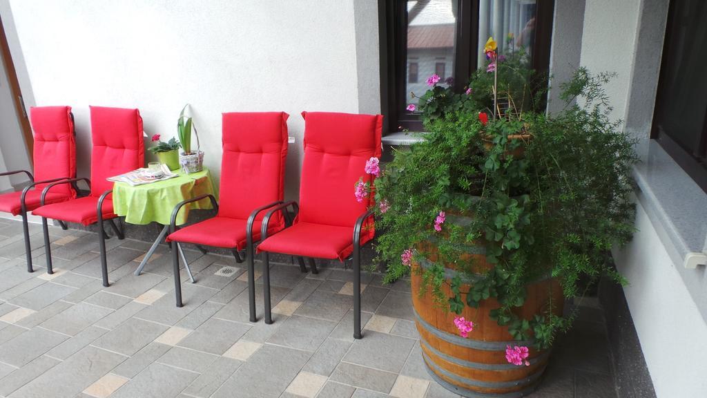 Gaestehaus Und Weinbau Zur Wiederkehr Strudler Podersdorf am See Εξωτερικό φωτογραφία