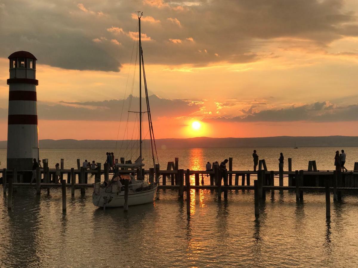 Gaestehaus Und Weinbau Zur Wiederkehr Strudler Podersdorf am See Εξωτερικό φωτογραφία